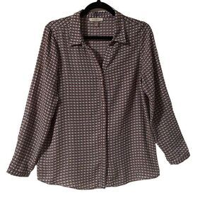 Roz & Ali geometric print long sleeve hidden button front blouse size M